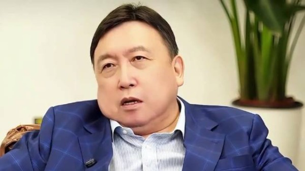 为什么没人敢动周星驰？向华强一句话镇住整个香港黑帮