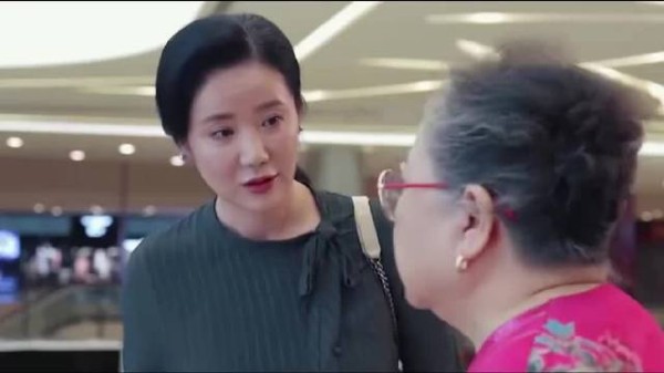 婆婆醒悟多年偏心,镯子化解婆媳矛盾