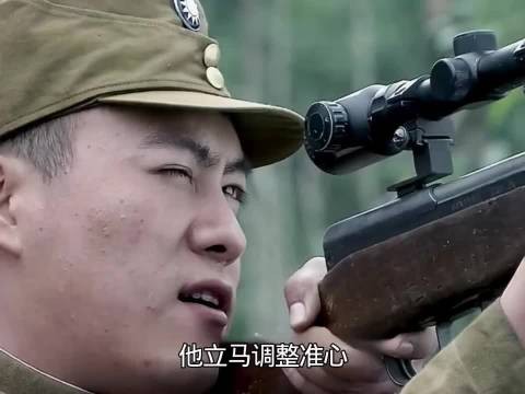 男人用步枪就将敌人的飞机打了下来