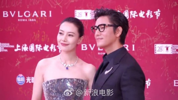 高圆圆陈坤亮相上海电影节开幕红毯