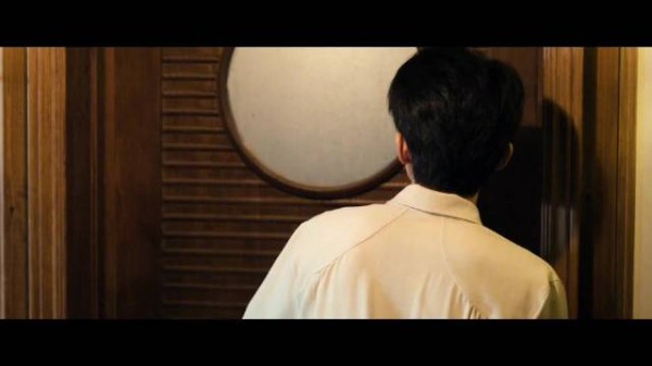 张新成饰演张海盐剧中手起刀落痛击挑衅者