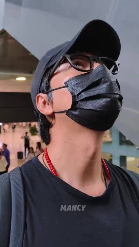 陈坤幽默回应粉丝近况,笑称还活着