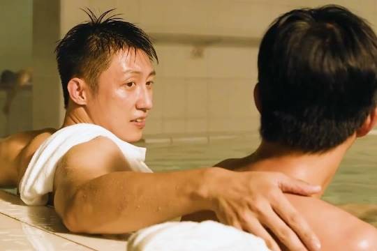 隐身毒枭竟然是郑警官的昔日好友,再次相认才发现再也回不去了