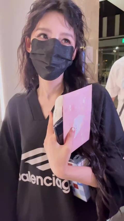 孙怡回应粉丝调侃称是我太迷人了