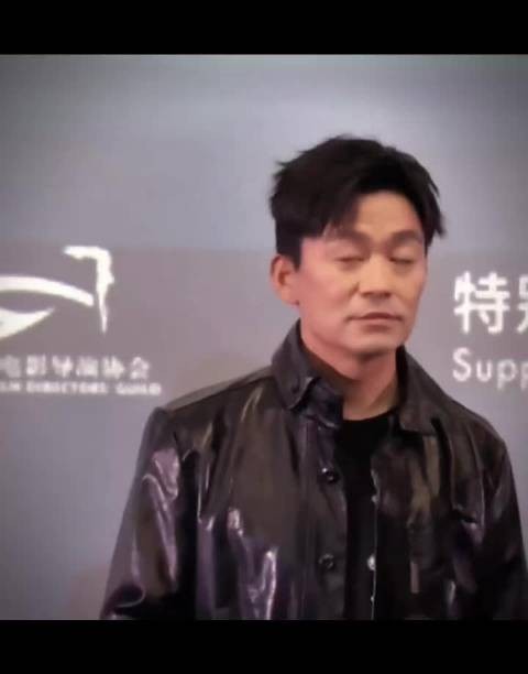 王宝强晒汉堡造型蛋糕庆生,发文感谢粉丝祝福
