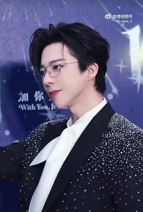 刘宇宁献唱上海迪士尼十周年庆典，担纲开场及双主题曲压轴