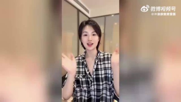 任正非女儿姚安娜分享新年妆容,她素颜真得好美,气质也特别好