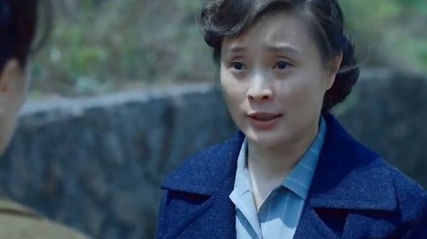 朱枫郑重的把情报和信物交给黎晴,义无反顾的踏上了赴死的道路