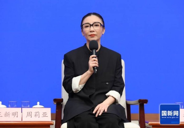 《只此青绿》编导周莉亚:让走出剧场的观众眼中有光,就是我奋斗的意义