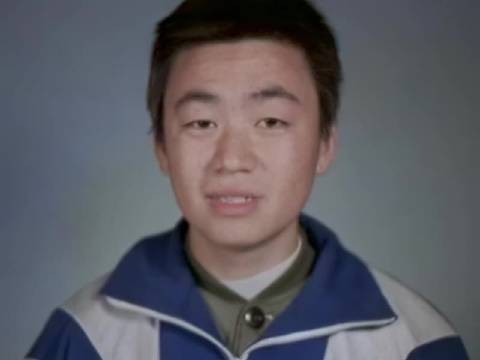 宝强导筒一拿就不一样！这唐人街大场面太唬人，群像一出来，我就知道稳了！