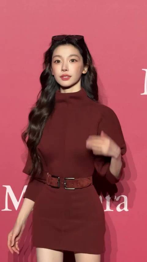 投稿:易梦玲 靠美商吃饭的女明星 好的品味和审美是一种高级能力….