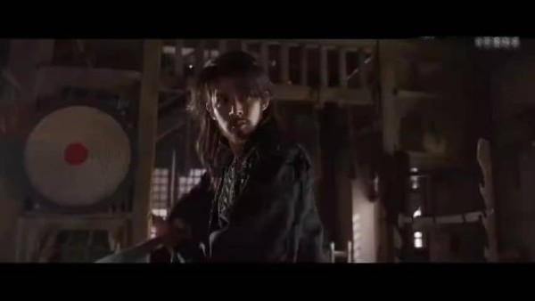 邓为新剧一人分饰两角