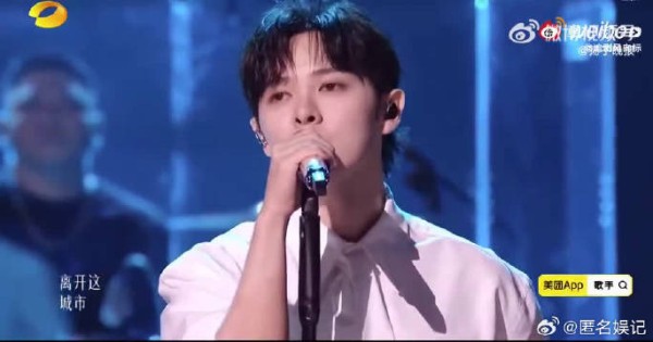 完全不同曲风的强强碰撞，很难不期待两人的现场发挥