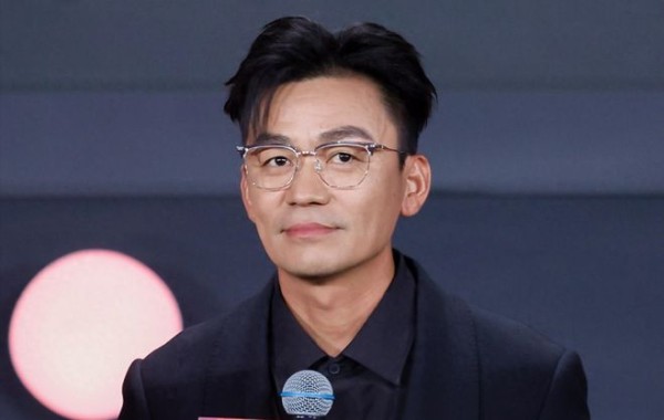 与马蓉离婚9年后,42岁王宝强宣布喜讯,原来他和贾玲是同类人