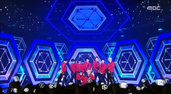 十年前的今天(160618)，EXO 带来的现场舞台