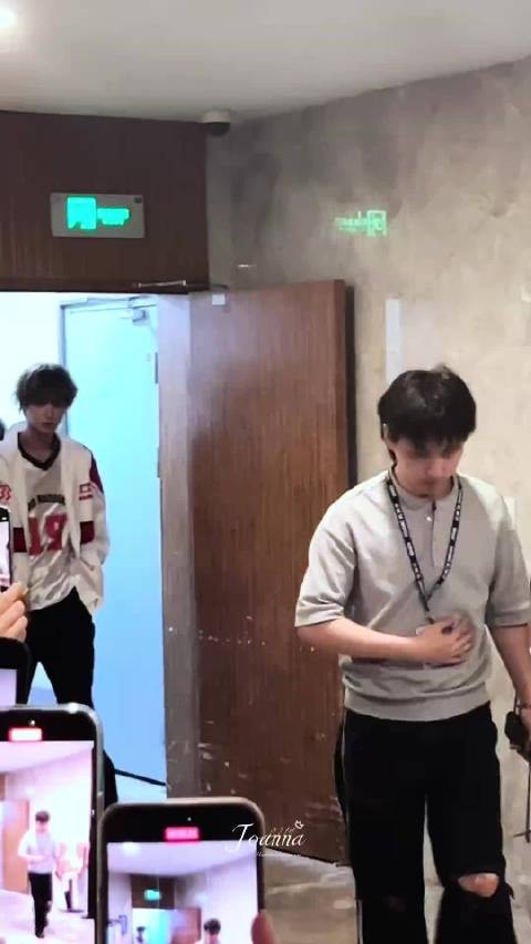 黄明昊好会给别人台阶下!轻松化解了王安安和小田的尴尬!情商这一块!