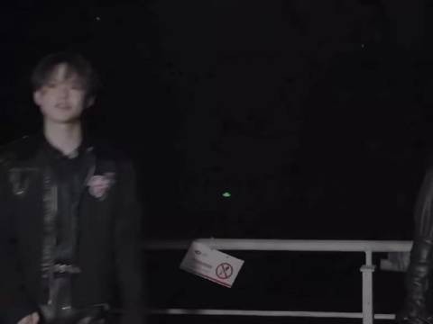 郁//梓妹妹的花絮里出现的辰乐 这身战损造型每次看都觉得真好看啊