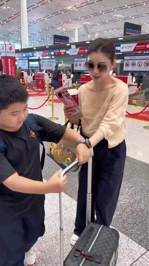 40岁的李小萌状态