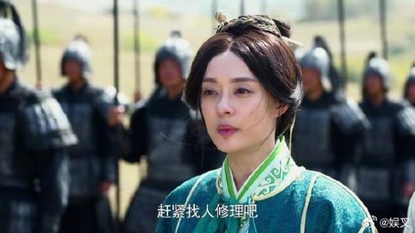 马车车轱辘坏掉 杜将军不修还让芈月徒步行走，芈月气炸