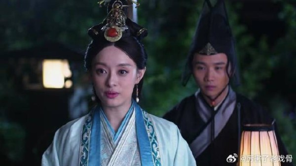 樊长使旁敲侧击提醒芈月 让她远离王后,芈月当场傻眼了