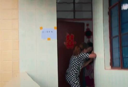 李金铭农村综艺冲突升级,因一桶水引发家庭矛盾