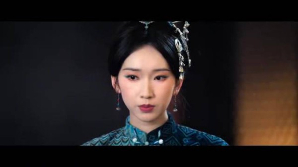 百岁老人张海琪备嫁衣待婚