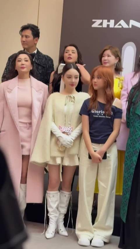 贾乃亮李小璐离婚后未再育,甜馨独享父母全部关爱
