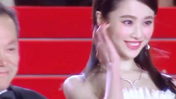 张慧雯气质独特被赞似古早偶像剧女主