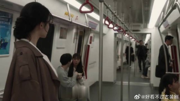 《成何体统》穿书梦醒地铁重逢,悬疑结局引爆真相