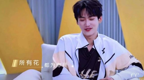 丁程鑫周柯宇同频追剧,钟情末世重生题材
