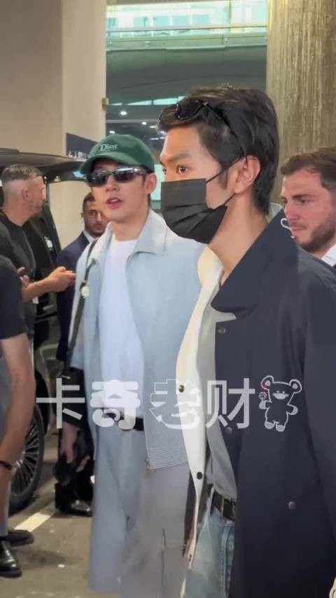 邓为回应陈哲远机场认错,两人曾微博之夜同框