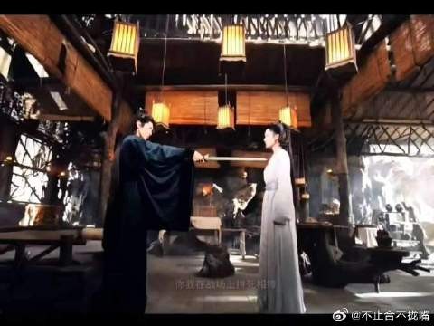 失忆后,他们说我和死对头相爱了?