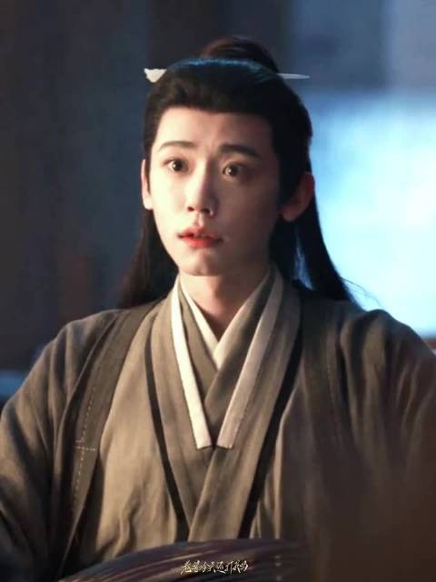 李卿《幻世》挑战科幻悬疑,现代造型突破获赞