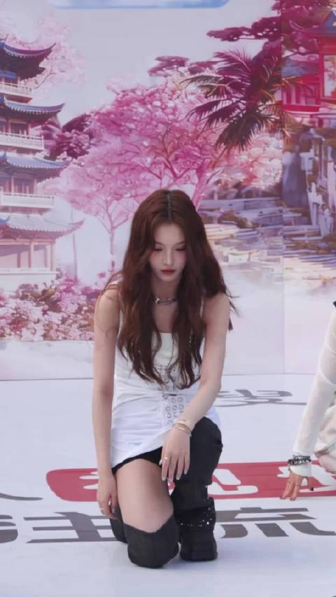 小姐姐的韩舞路演直拍，感受下什么叫年轻有活力