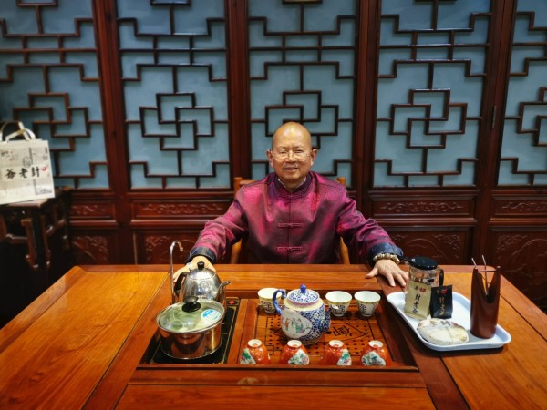 滇西藏瓷大家董思聪入选2025胡润中国陶瓷收藏风云人物