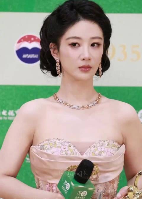 杨紫：很多时候总是羞于对自己的赞美…