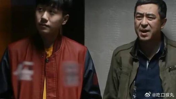 有钱小伙带老丈人见亲爹，老丈人问有钱，怎么还开面馆子！