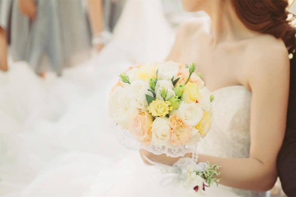 结了婚的女人要是对你有这三种上心，那就是动了想跨过去的心思