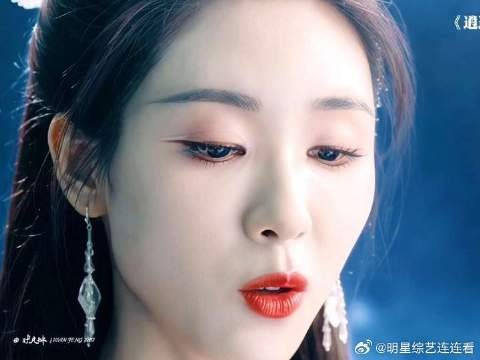 秉烛一语成箴，翩翩为救秉烛自愿吞下玲珑心，变成魅