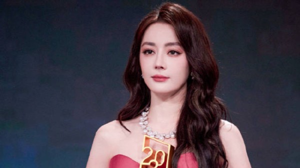 迪丽热巴年度推荐女演员获奖感言