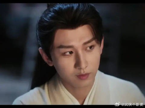 花花和狐狸精看热闹：小宝，还没有长大啊