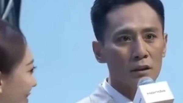 刘烨16岁儿子诺一颜值引争议
