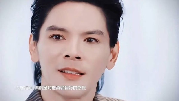 向佐：我还深深的爱着她