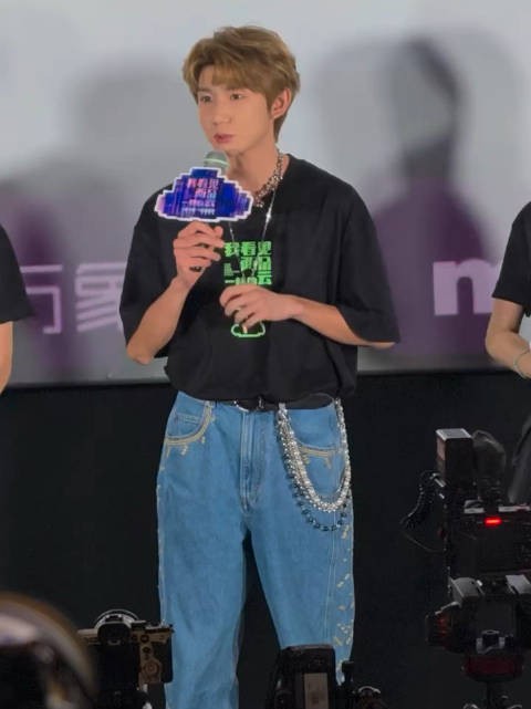 王源称无拍戏存货，近几年不再路演