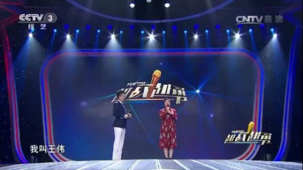杨帆让美容院老板点评自己长相，结果老板一开口让杨帆破防，笑疯方琼