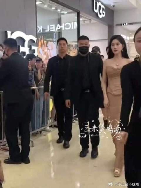 用一通电话分世界两边，却绝不见面