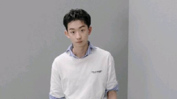 吴宜泽最新写真出炉：创意十足，可爱超标！