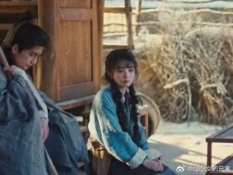 心疼侯爷，抱抱侯爷，互诉衷肠的两小只