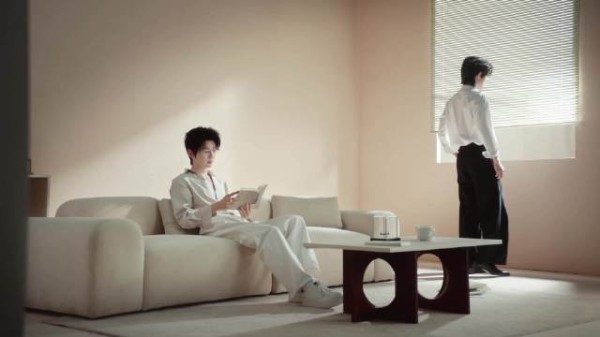 佐川眼镜发布云旗郝熠然联名款,星光镜腿设计引关注