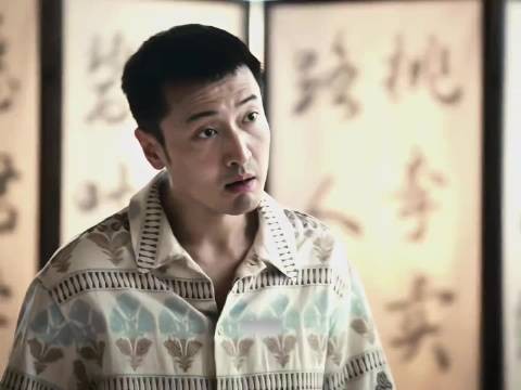 胡建仁这个角色,简直是“三江口第一忽悠”,自带笑点buff…